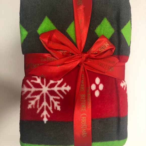 πHOST PICKπPlush Blanket. NWT - Picture 3 of 12